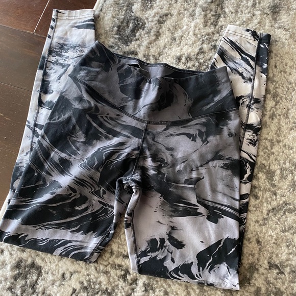 Nike Dri-Fit Marble Ombrè Leggings - Picture 3 of 6
